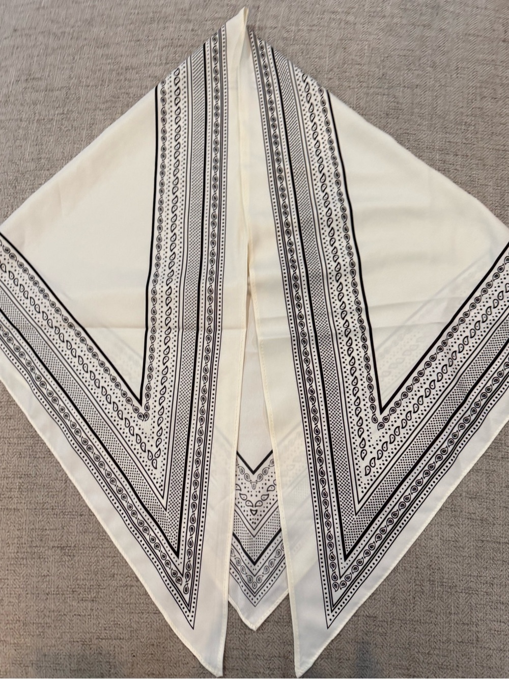 Women's Elegant Sun Protection Triangle Off-White Scarf